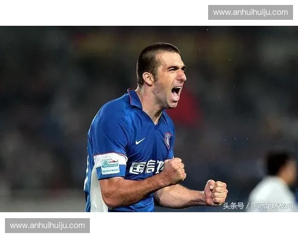 足球联赛最佳射手荣耀之路：从金靴到历史传奇的崛起与挑战